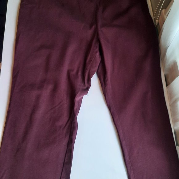 A New Day Size 18 Burgundy Capris - Picture 5 of 11